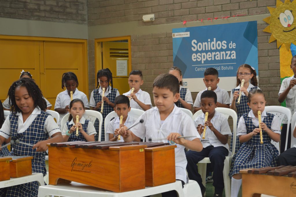 Muestra musical de niñas y niños en Cali