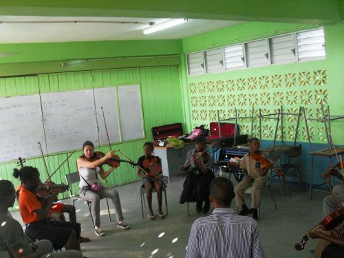 Talleres formación musical Jamaica Tallerista Ma del Ro Osorio